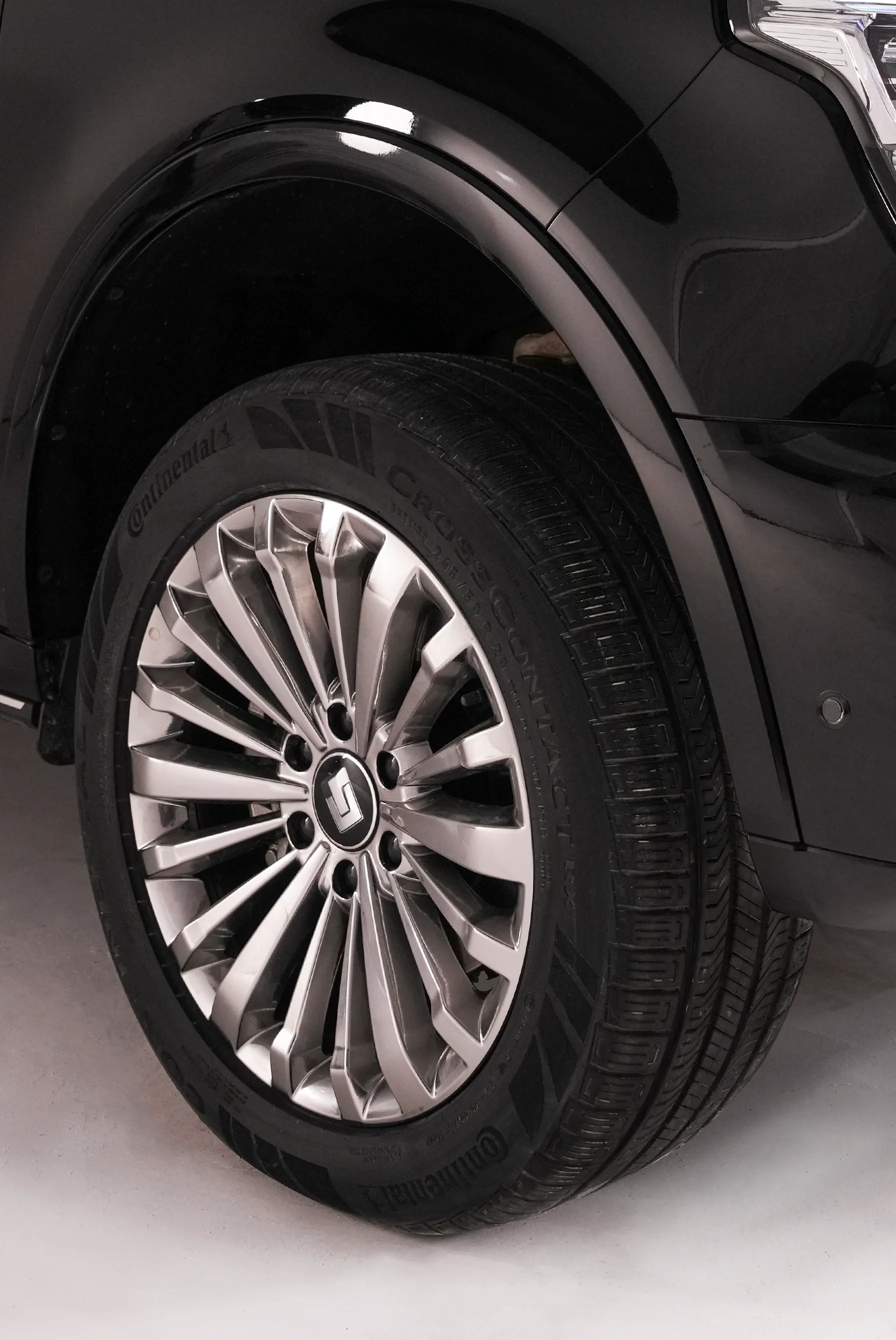Tank 500 PHEV — detail 1